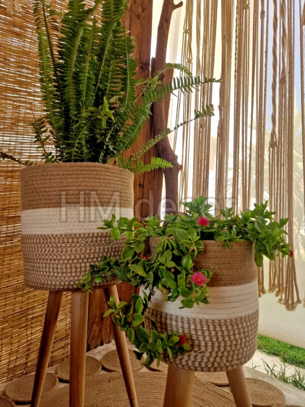 Plant pot with wooden stand shape7