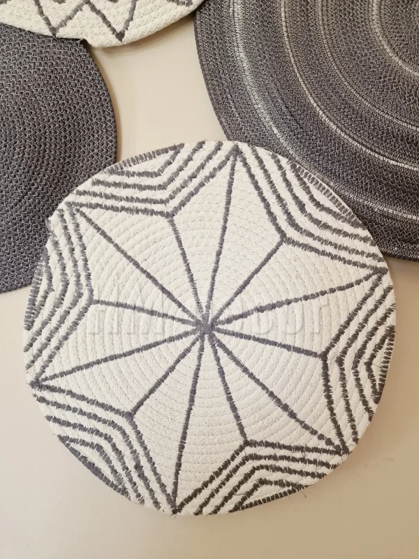 gray&white wall decorations 7