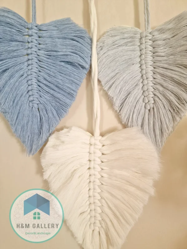 ring with feathers shape1