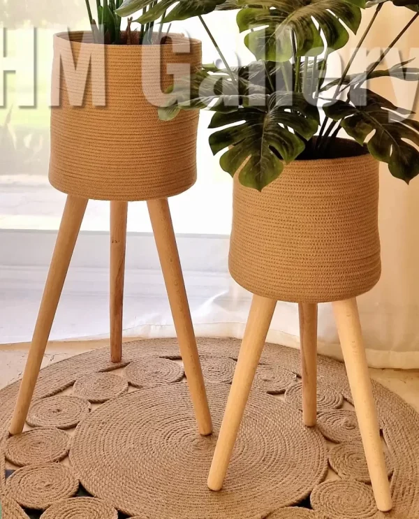 pot 10023 Plant pot with wooden stand shape8