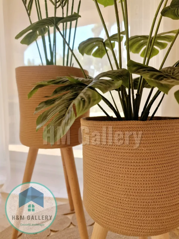 pot 10026 Plant pot with wooden stand shape8