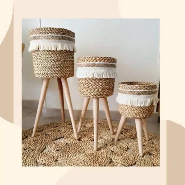 Halfa Plant pot with wooden stand shape1