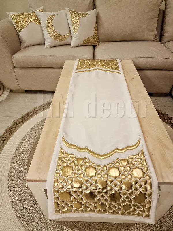 BARIQ table runner