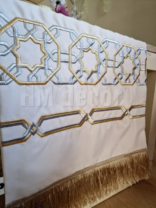 Silver&Gold table runner