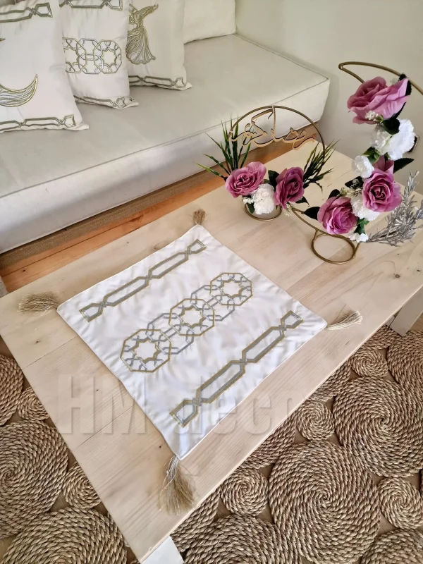 Silver&Gold side table runner