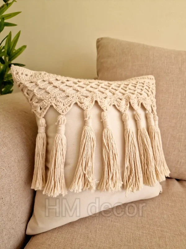 cushion 264 Off white crochet design1