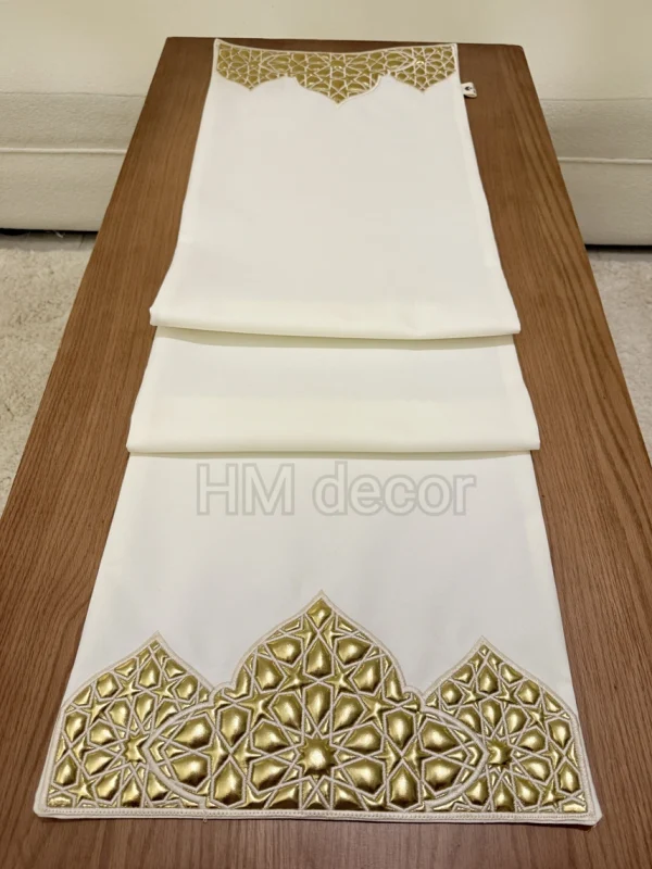 Sedra table runner