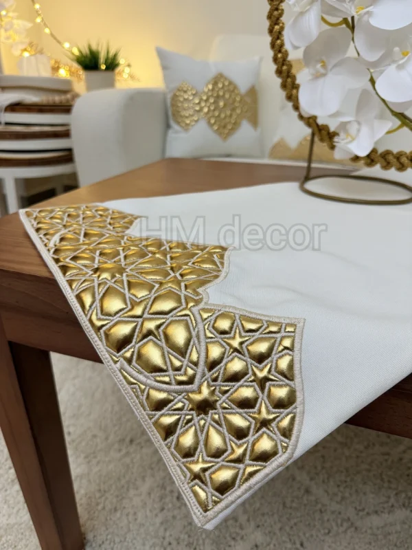 Sedra table runner