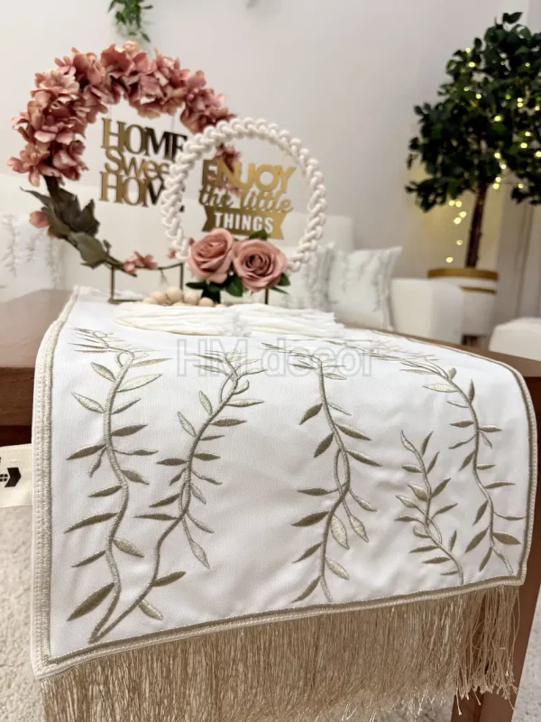 Naseem table Runner