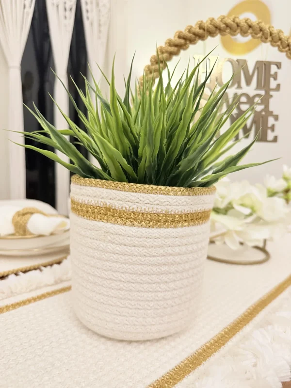 Royal table accessories