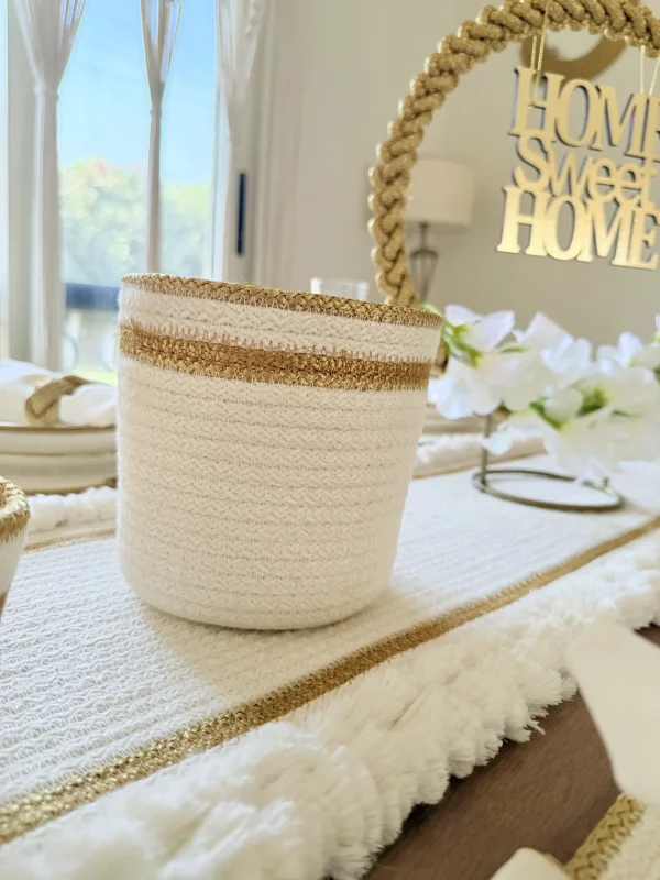 Royal table accessories