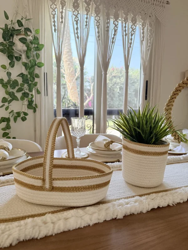 Royal table accessories