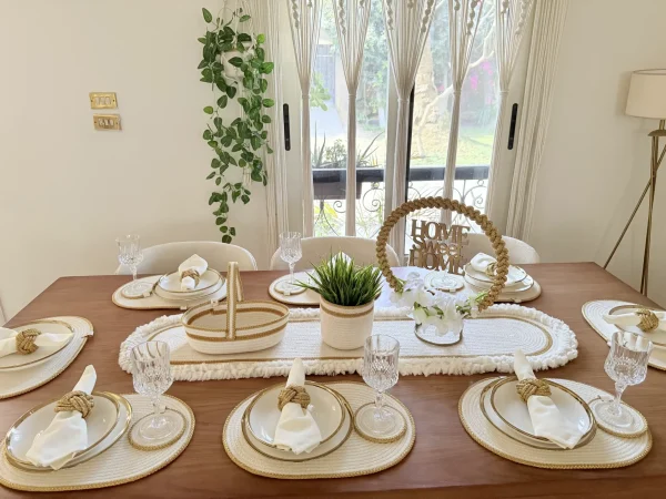 Royal table accessories