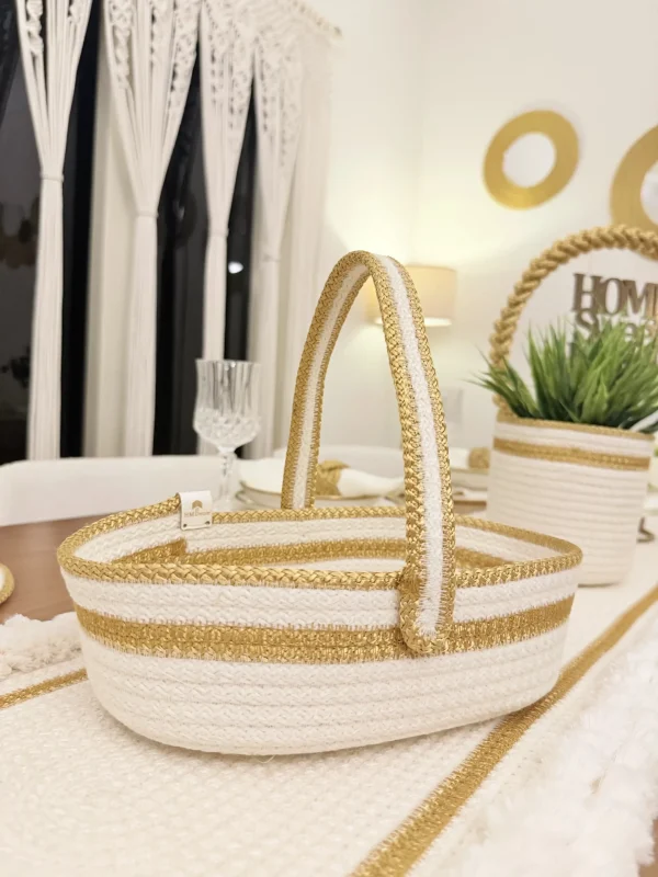 Royal table accessories