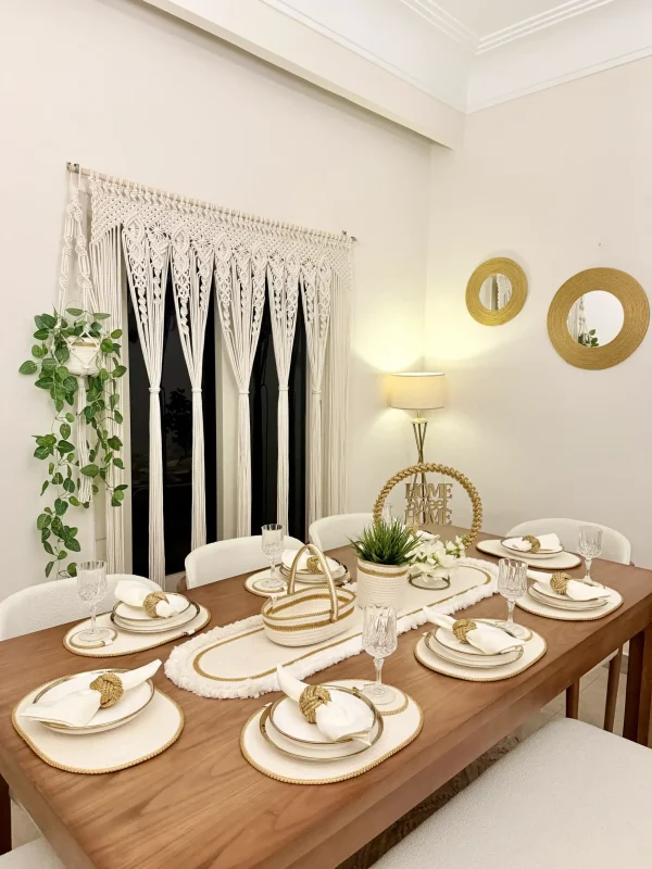 Royal dinning table set