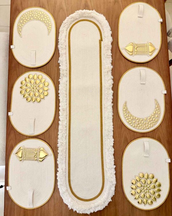 Durra dinning table & coasters